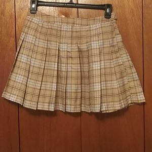 Forever 21 Plaid Skirt. Size L. Color Beige with Cream and Brown Plaid.